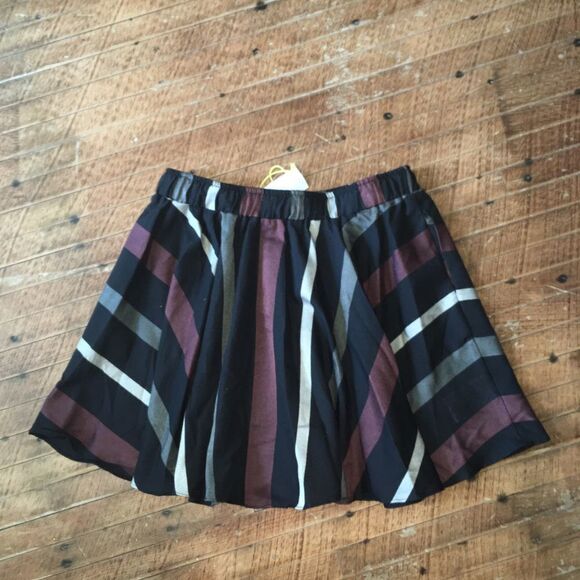 BCBGeneration L NWT stripe circle skirt, pockets - Picture 3 of 3